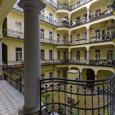 Modern, Luxury Flat In The Heart Of Budapest Luaran gambar
